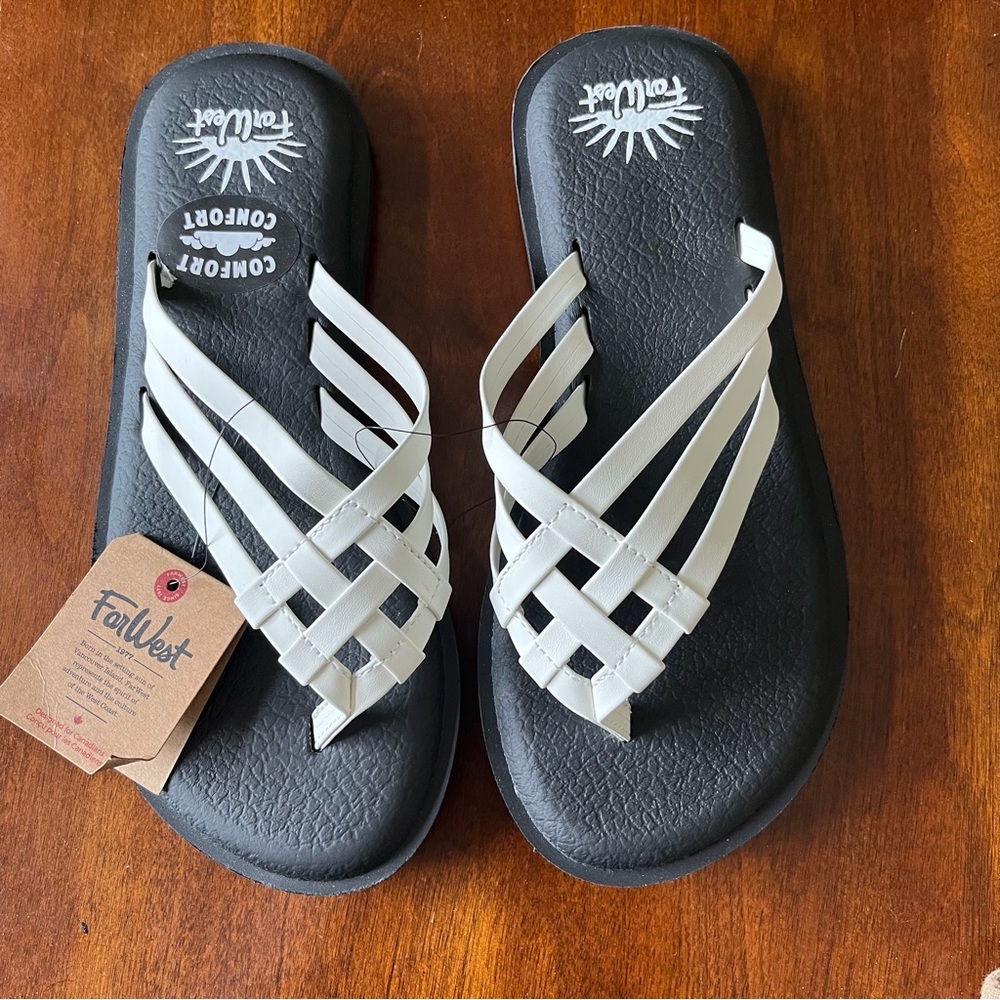 Brand new Far West sandals